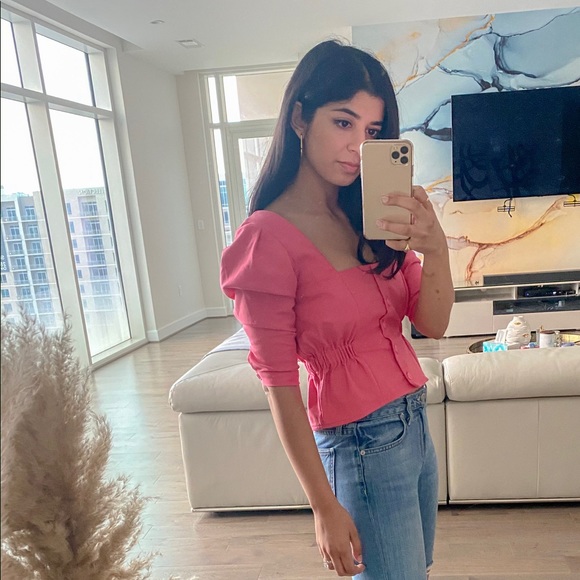 Revolve Top - Picture 1 of 3